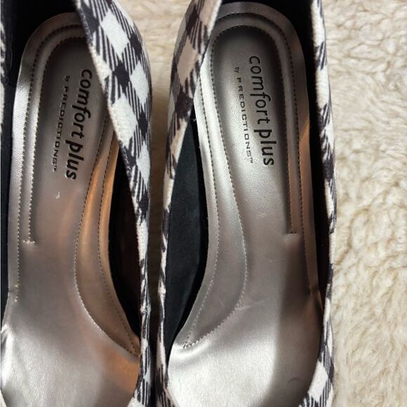 Comfort Plus by Predictions Black and White Houndstooth Heels - Picture 3 of 9